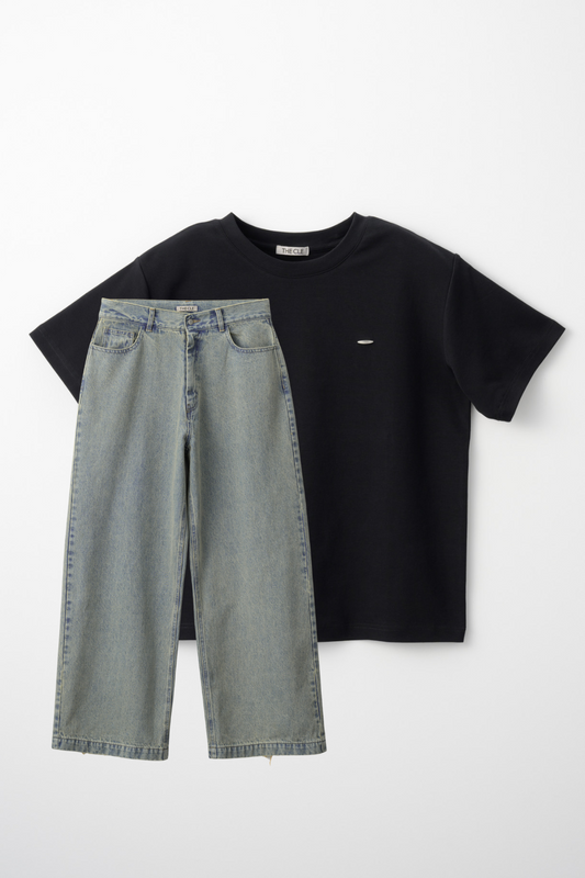 TIGHT T-SHIRTS BLACK × CORE STRAIGHT DENIM