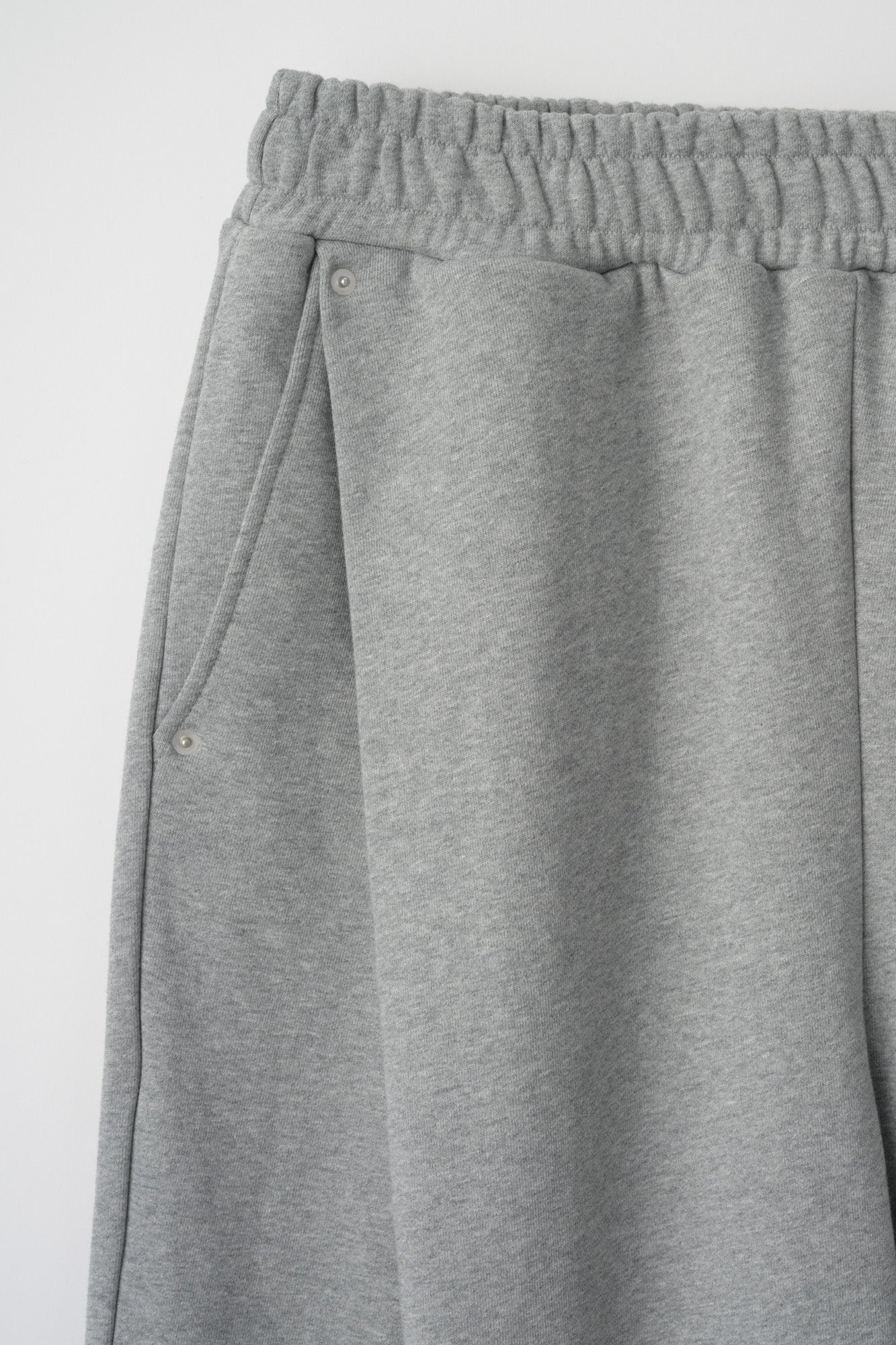 DEEP TUCK SWEAT PANTS / GRAY