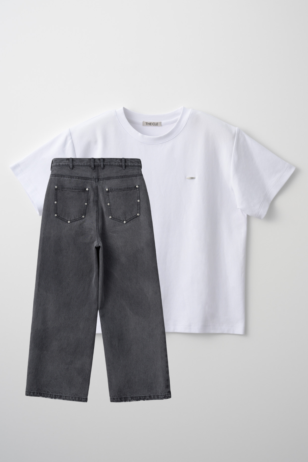 TIGHT T-SHIRTS WHITE × STUDS DENIM