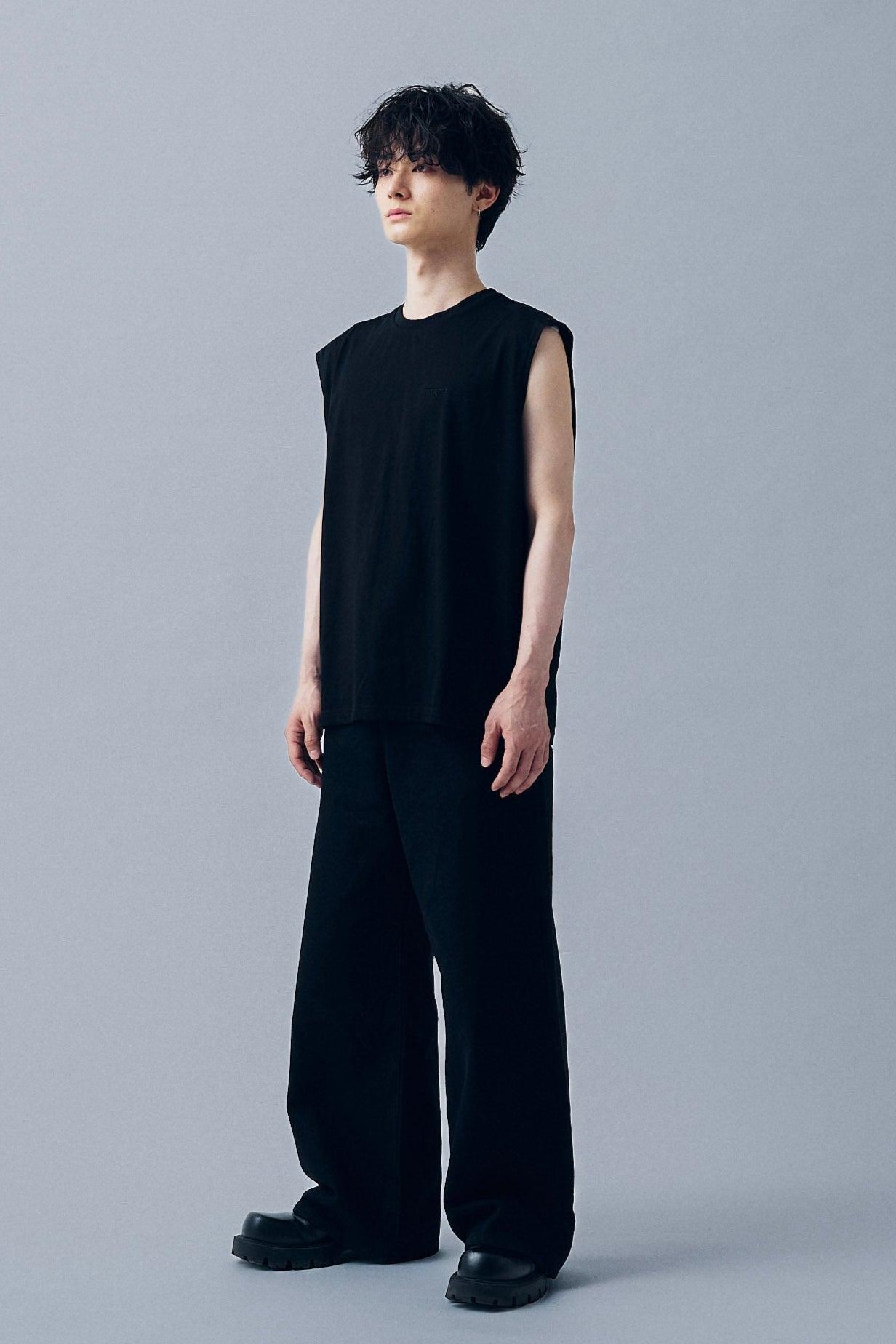 SLEEVE LESS T-SHIRTS