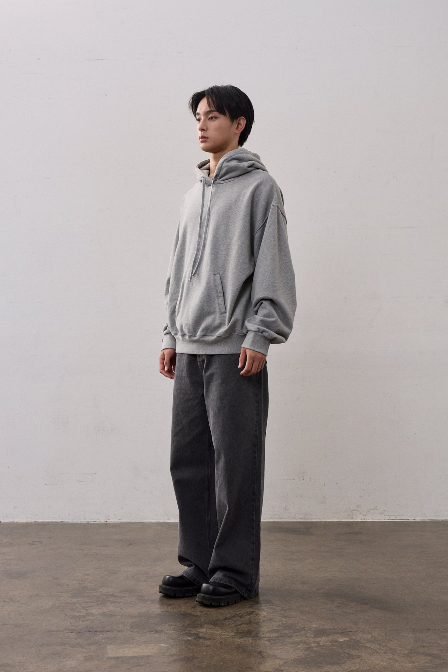 BACK LOGO SWEAT HOODIE / GRAY