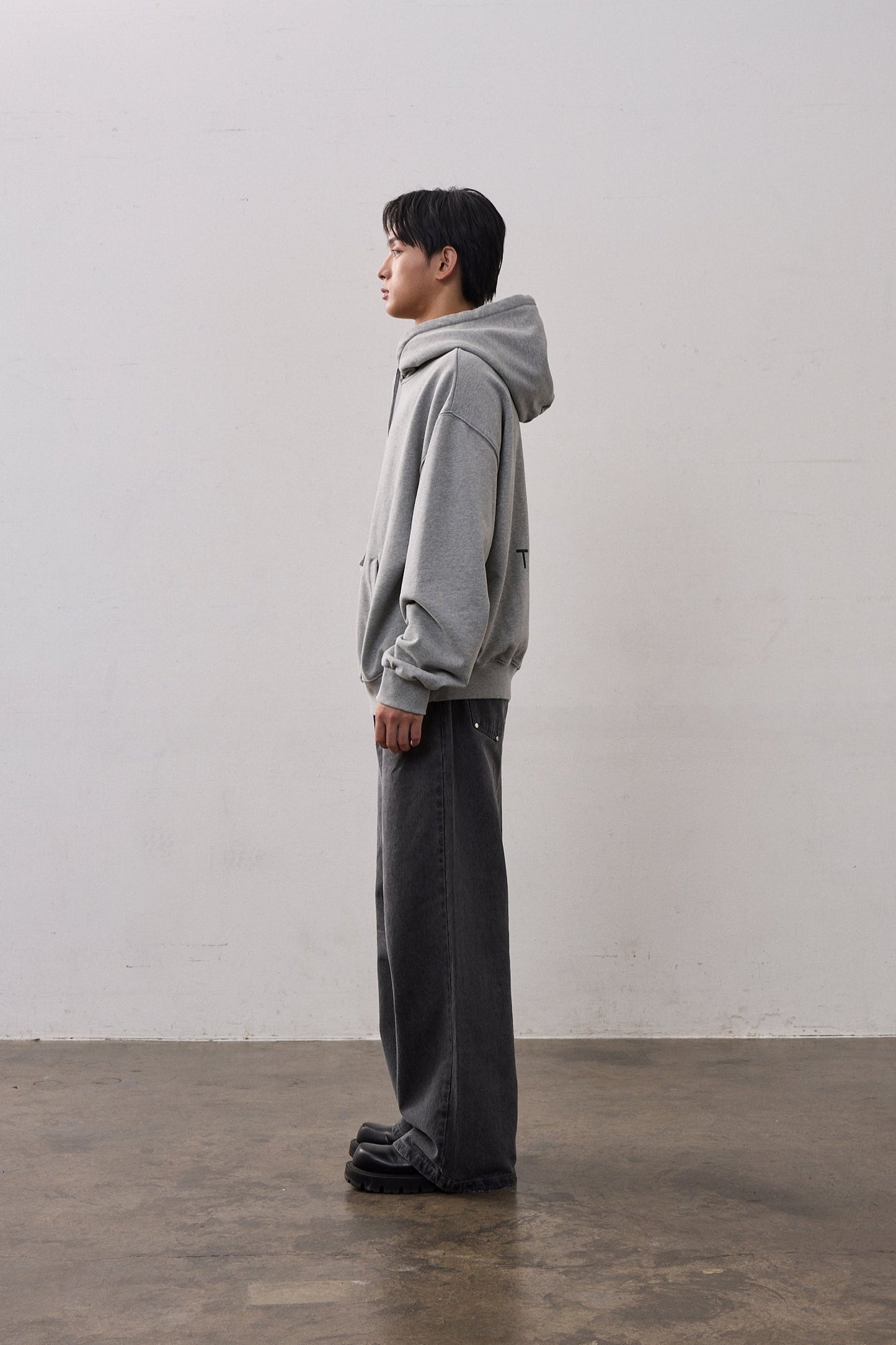 BACK LOGO SWEAT HOODIE / GRAY