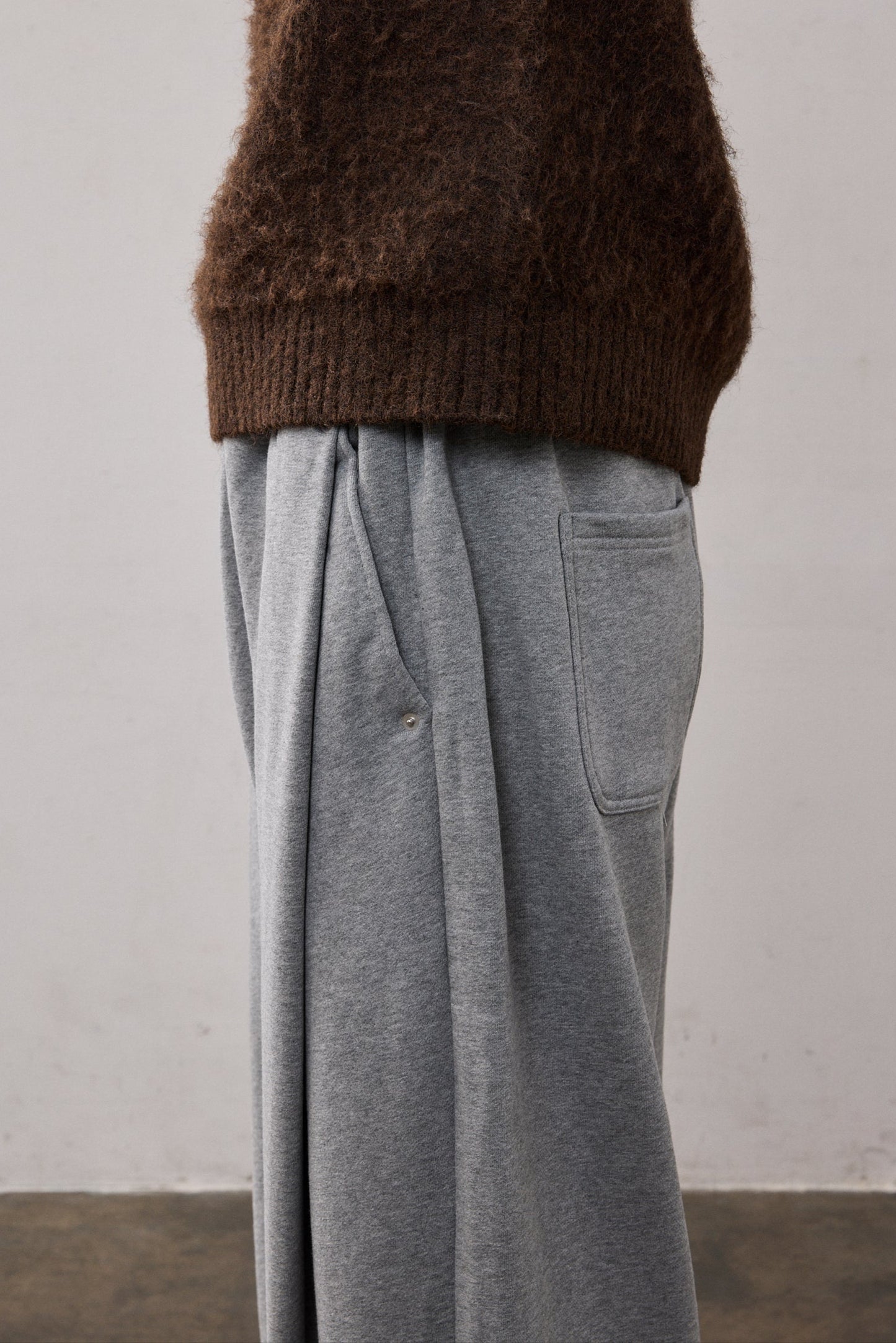DEEP TUCK SWEAT PANTS / GRAY