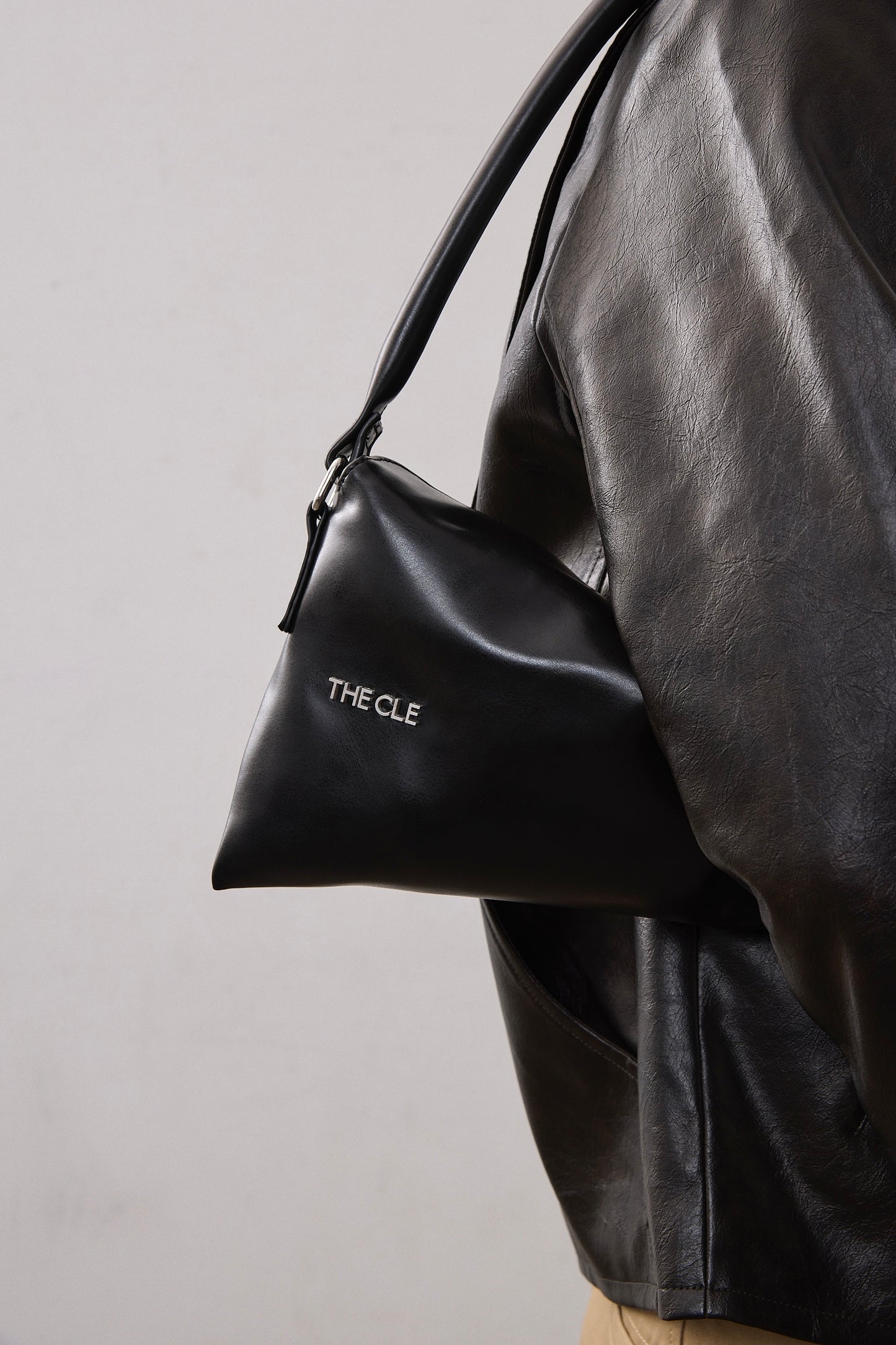 LOOP BAG / BLACK