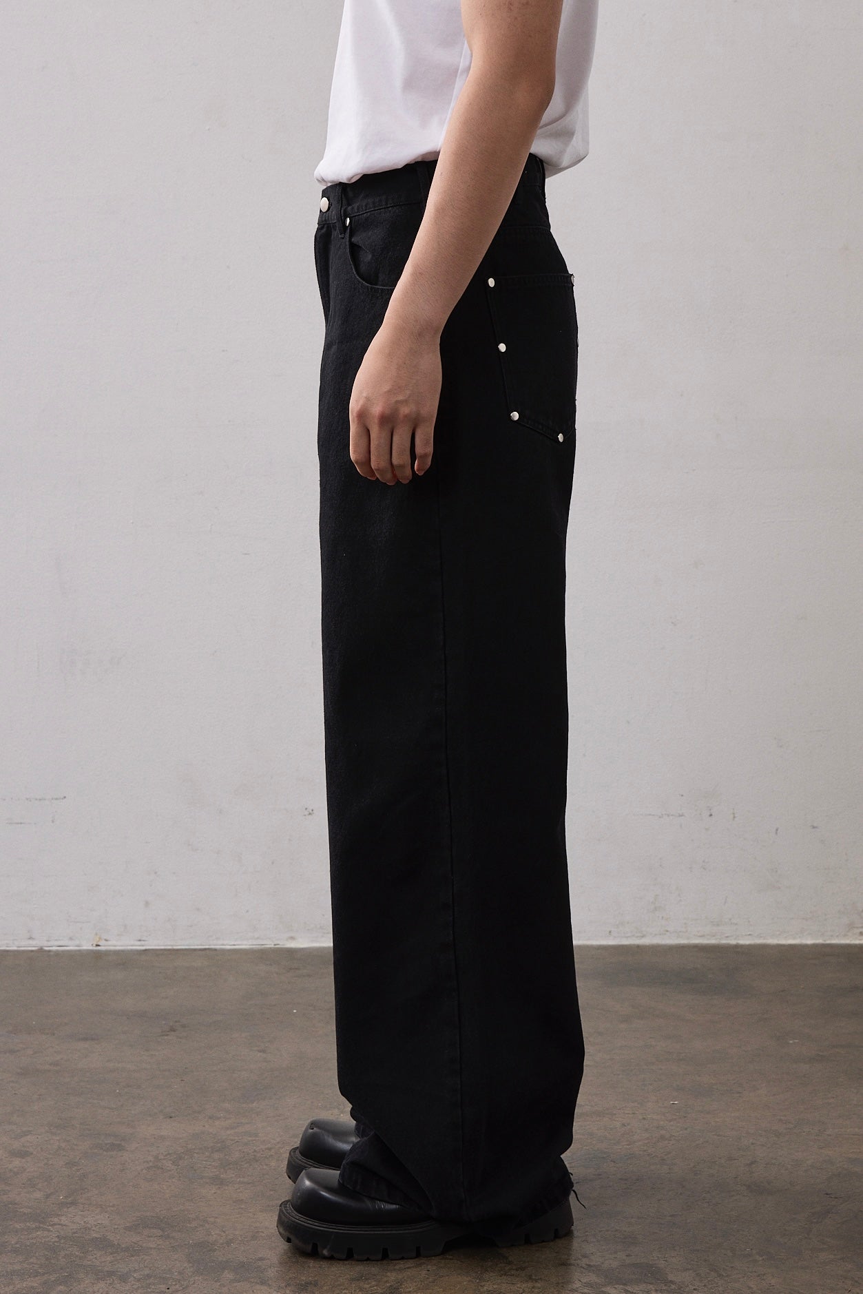 STUDS DENIM / BLACK – THE CLE