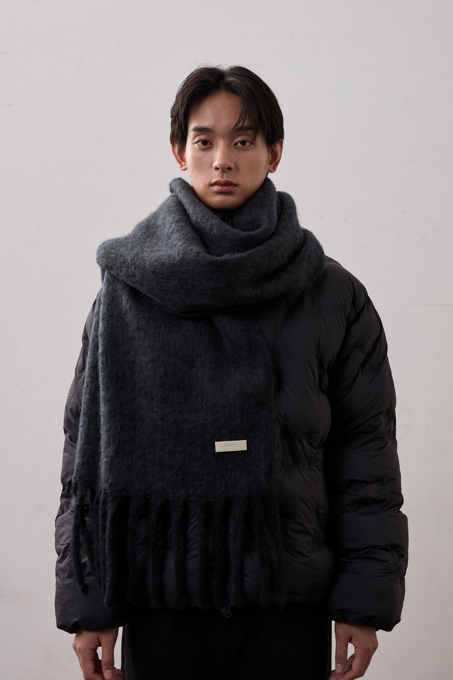 SIGNATURE MUFFLER / GRAY × BLACK