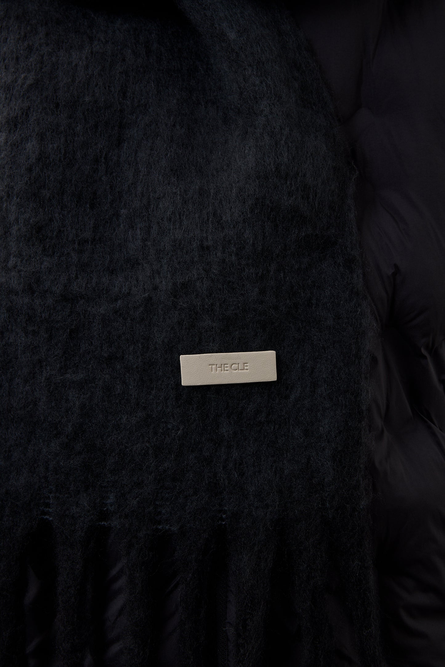 SIGNATURE MUFFLER / GRAY × BLACK