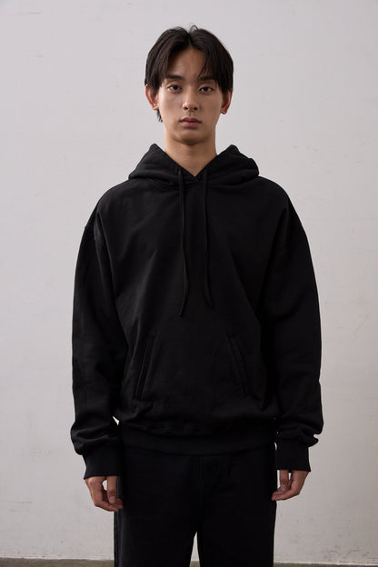 BACK LOGO SWEAT HOODIE / BLACK