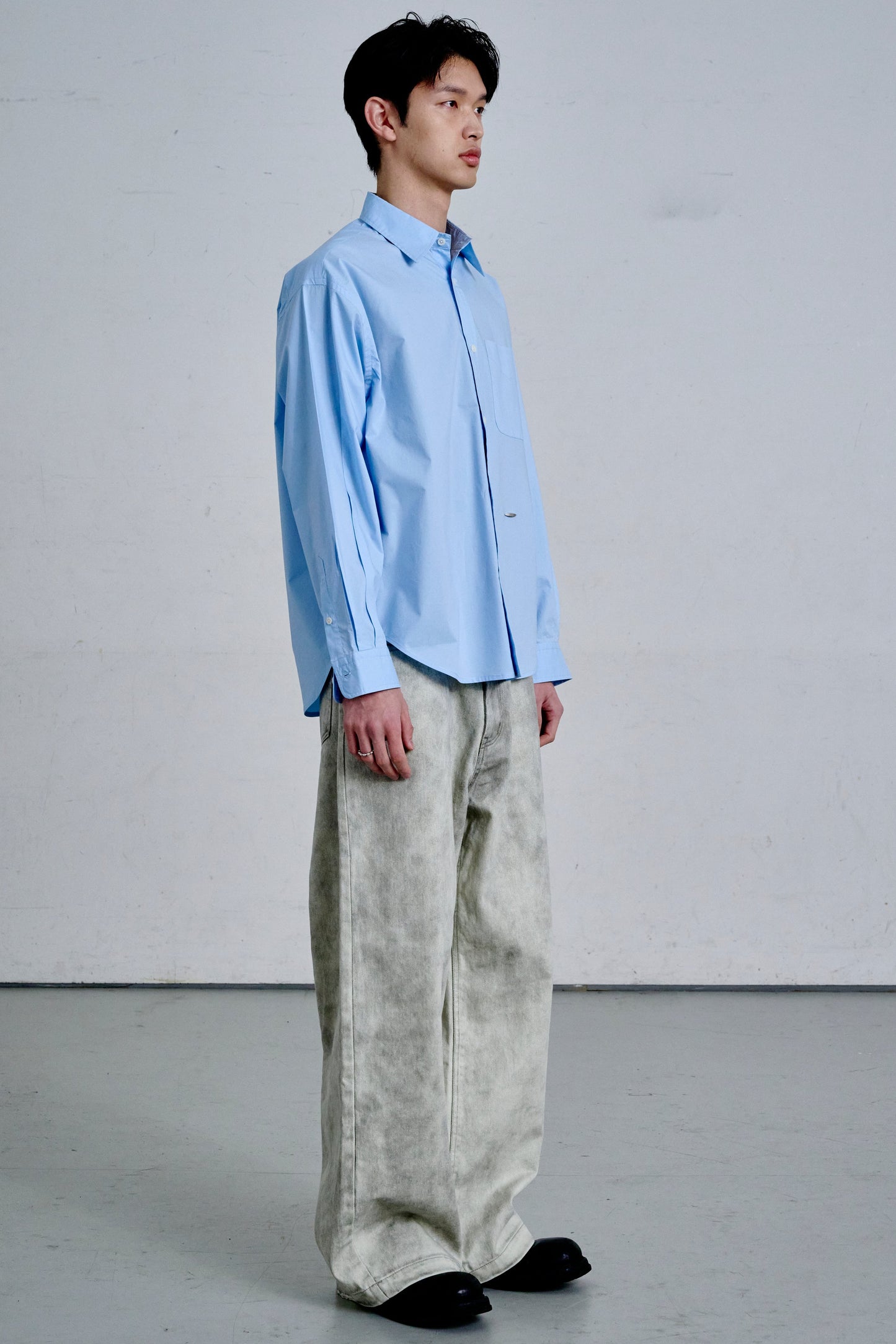 BLUE SHIRT / BLUE