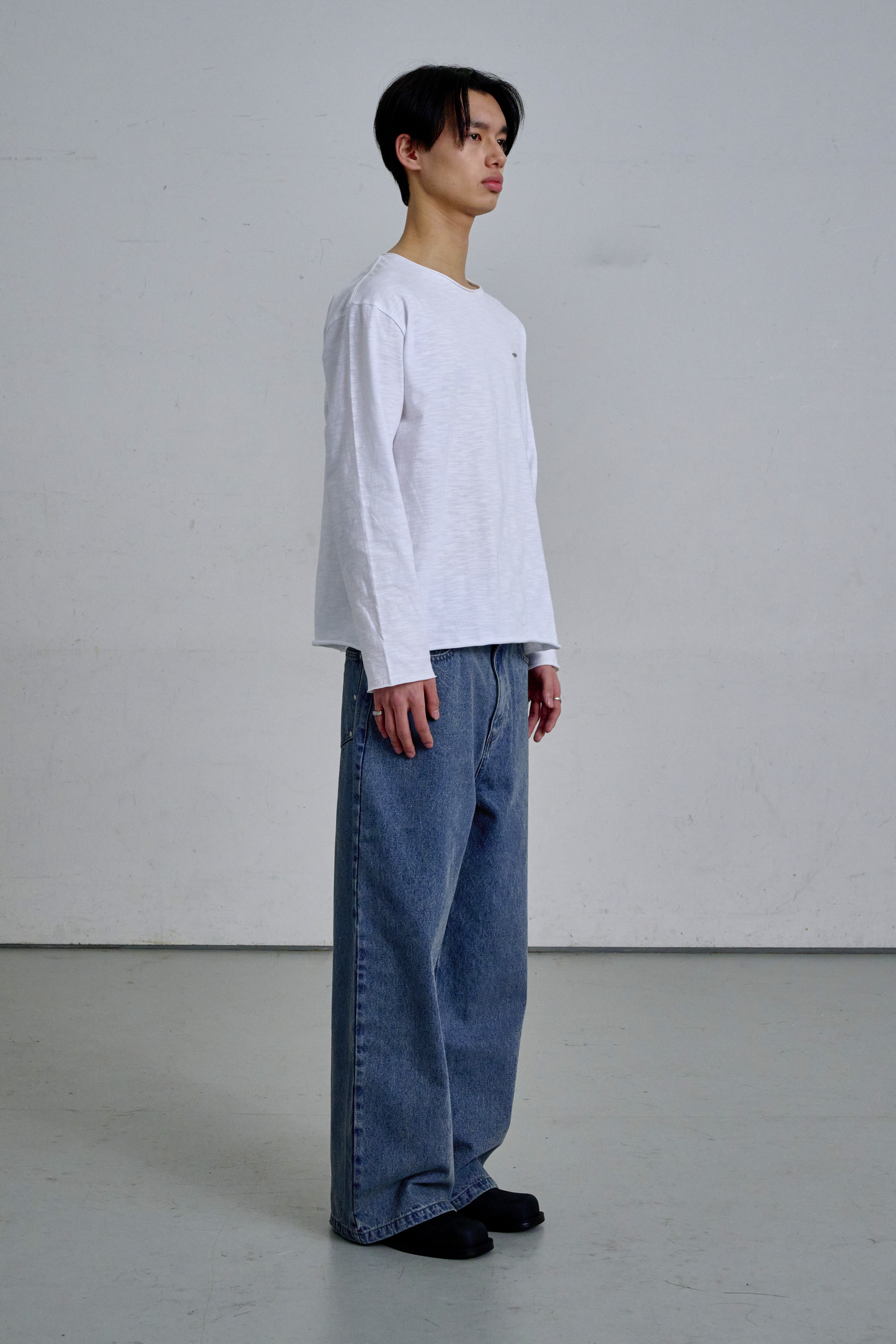 RAW EDGE LONG SLEEVE T-SHIRT / WHITE