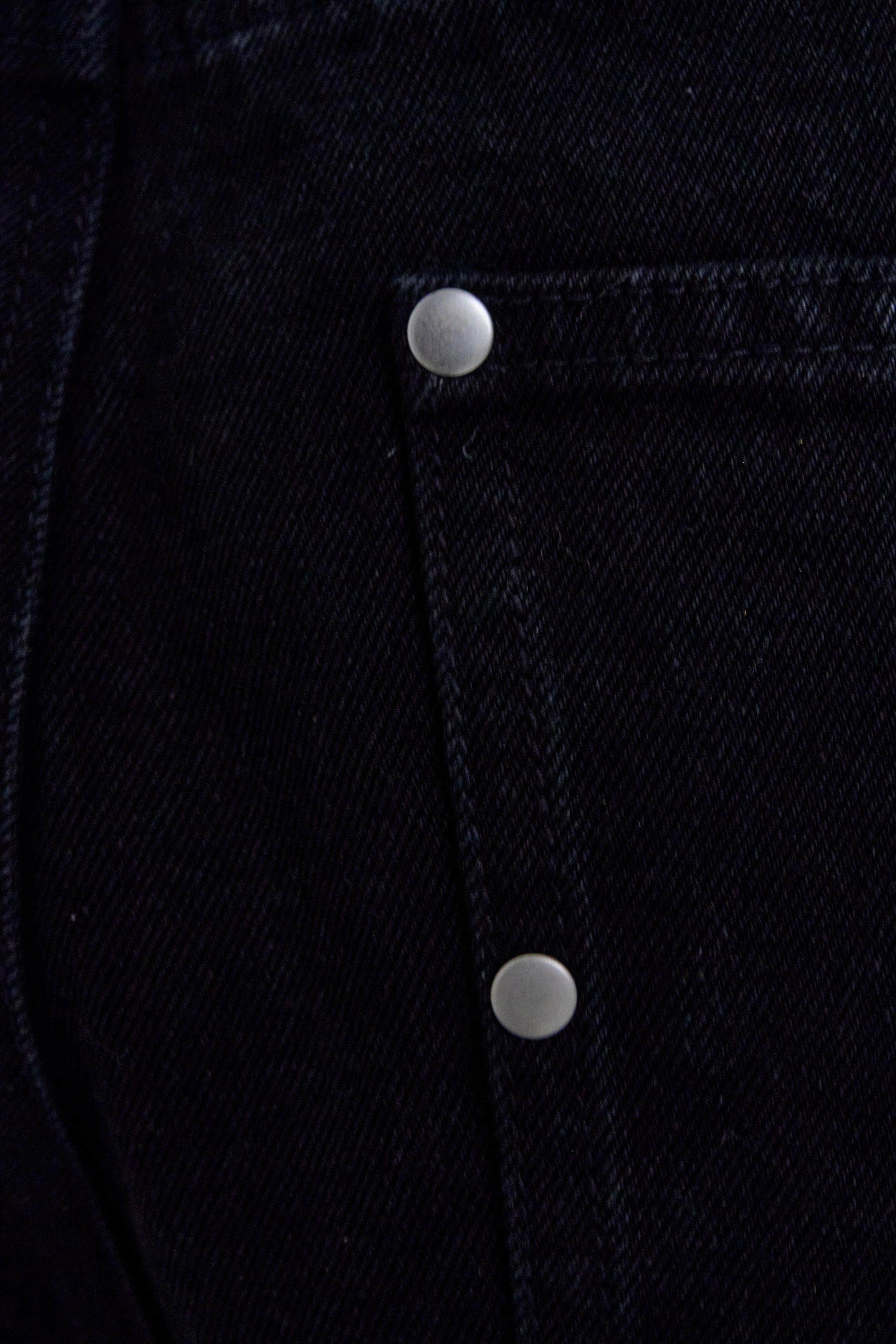 STUDS DENIM / BLACK – THE CLE