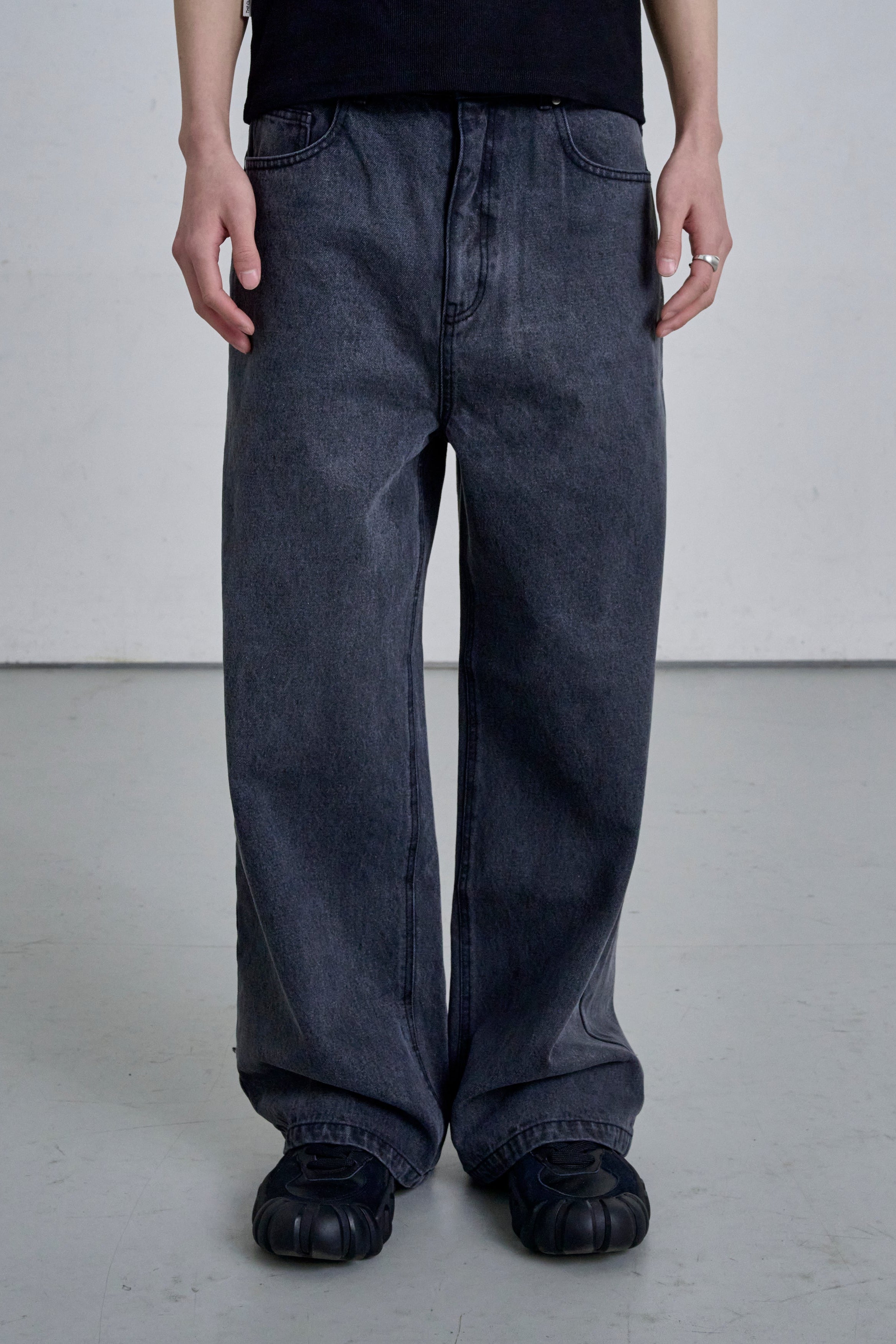 STUDS DENIM / GRAY – THE CLE