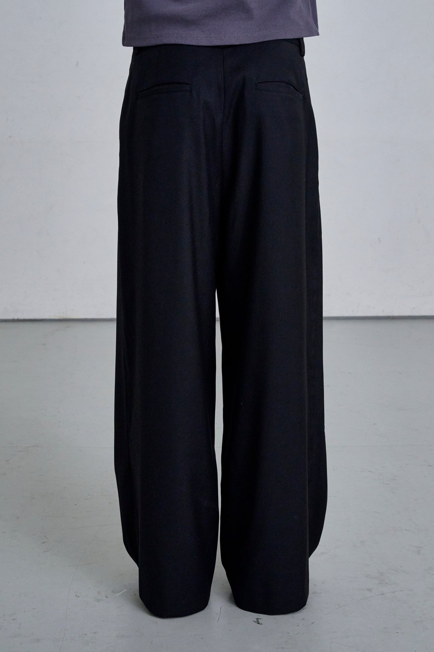DEEP TUCK SLACKS / BLACK