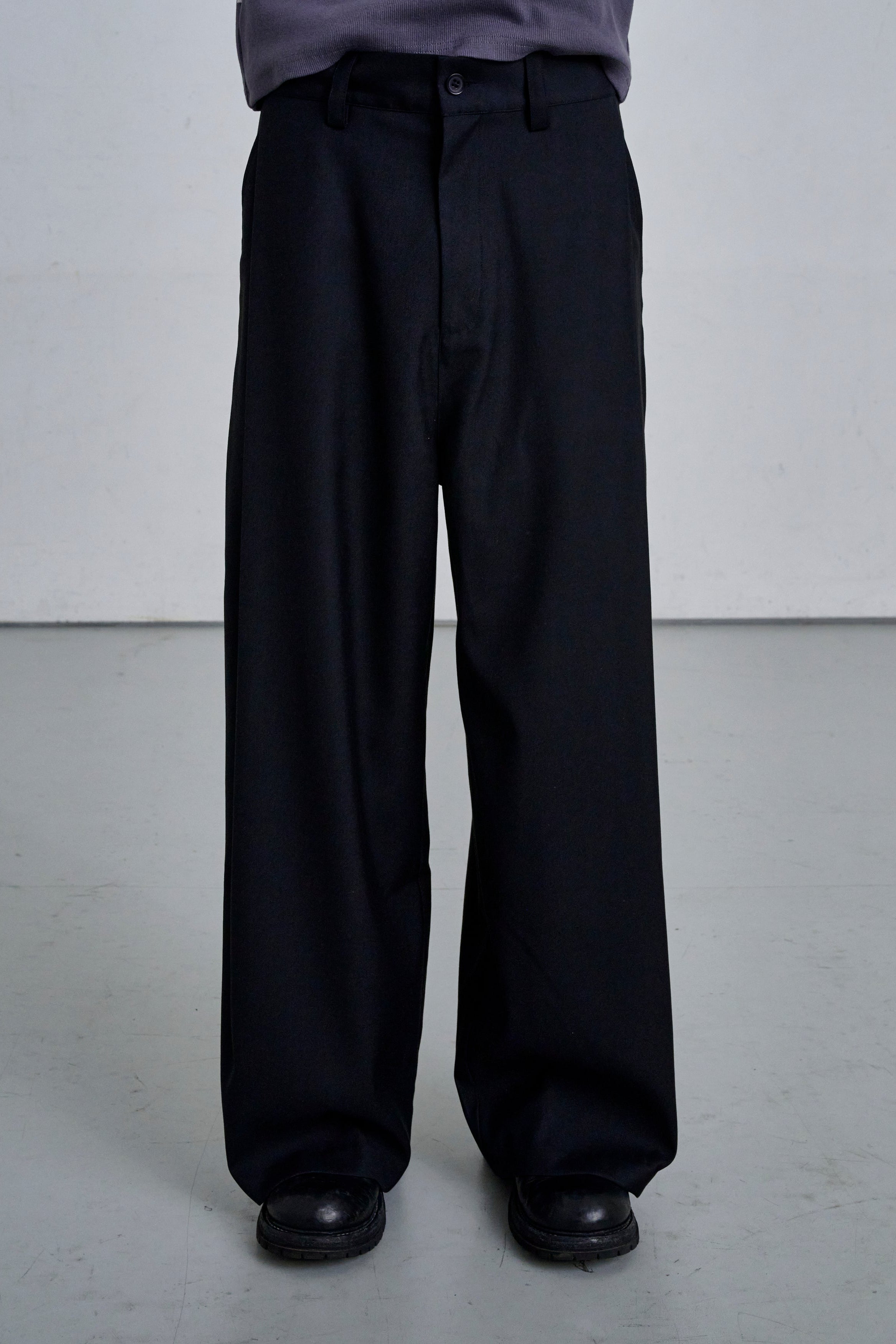 DEEP TUCK SLACKS / BLACK – THE CLE