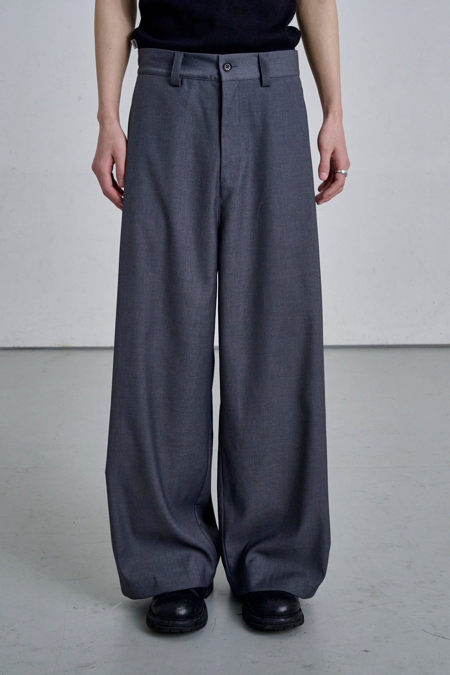 DEEP TUCK SLACKS / GRAY