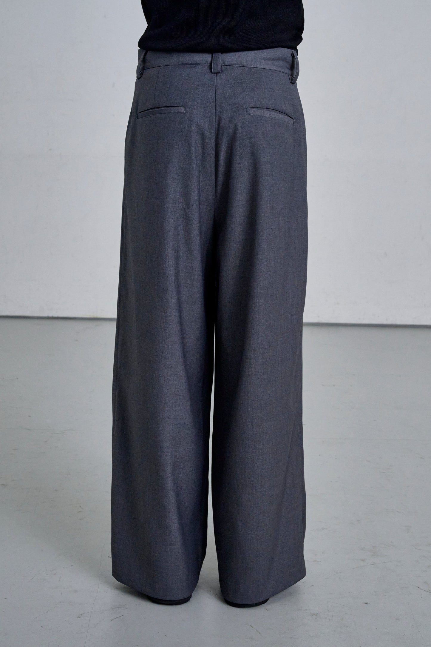 DEEP TUCK SLACKS / GRAY