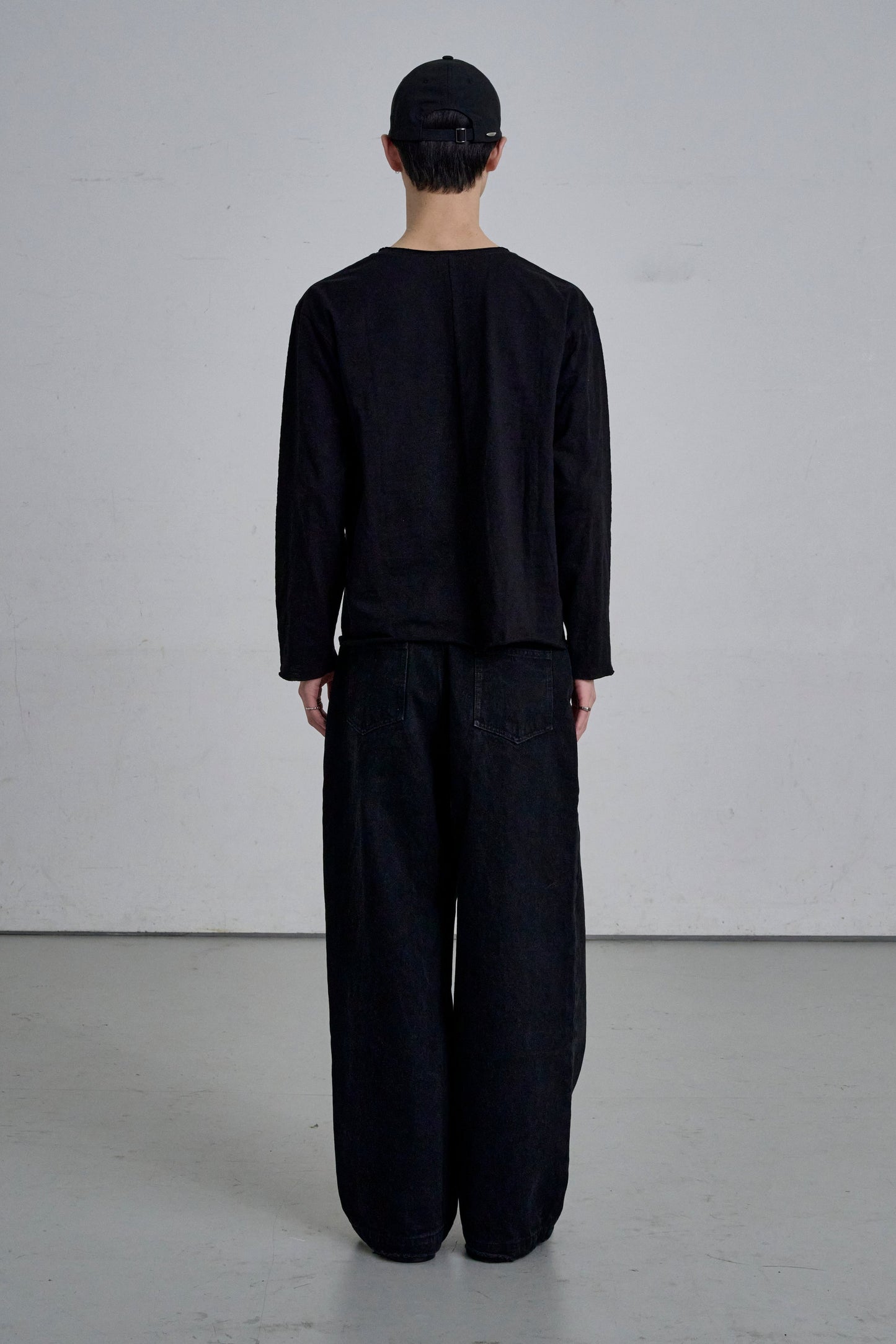 RAW EDGE LONG SLEEVE T-SHIRT / BLACK