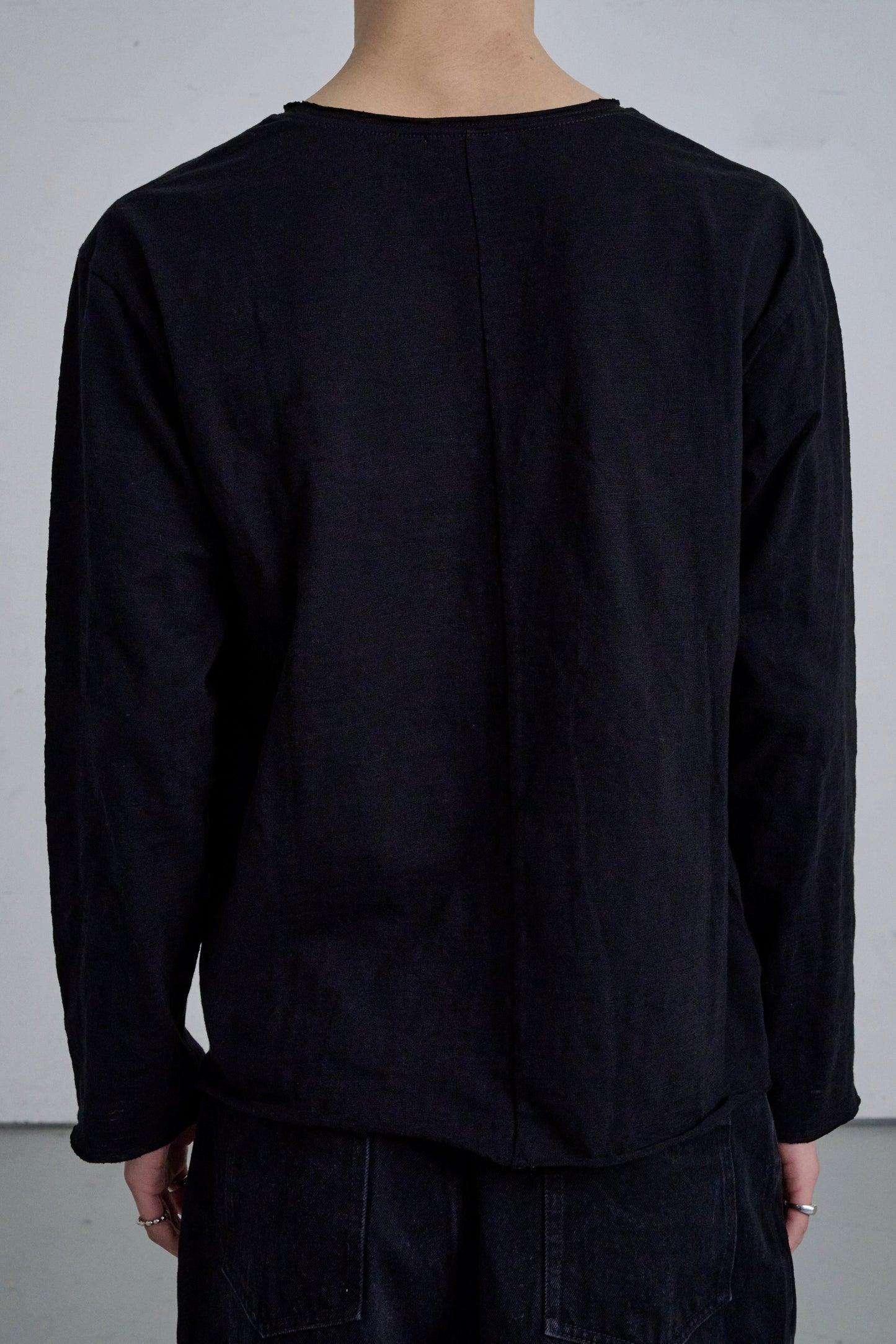 RAW EDGE LONG SLEEVE T-SHIRT / BLACK