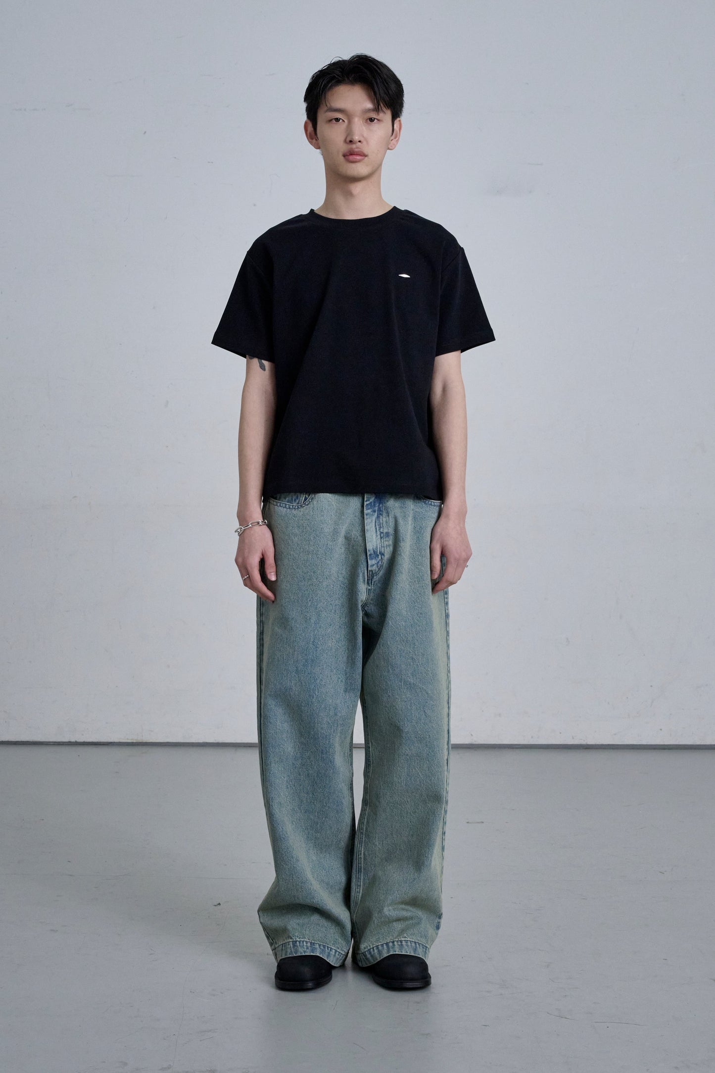 TIGHT T-SHIRTS / BLACK