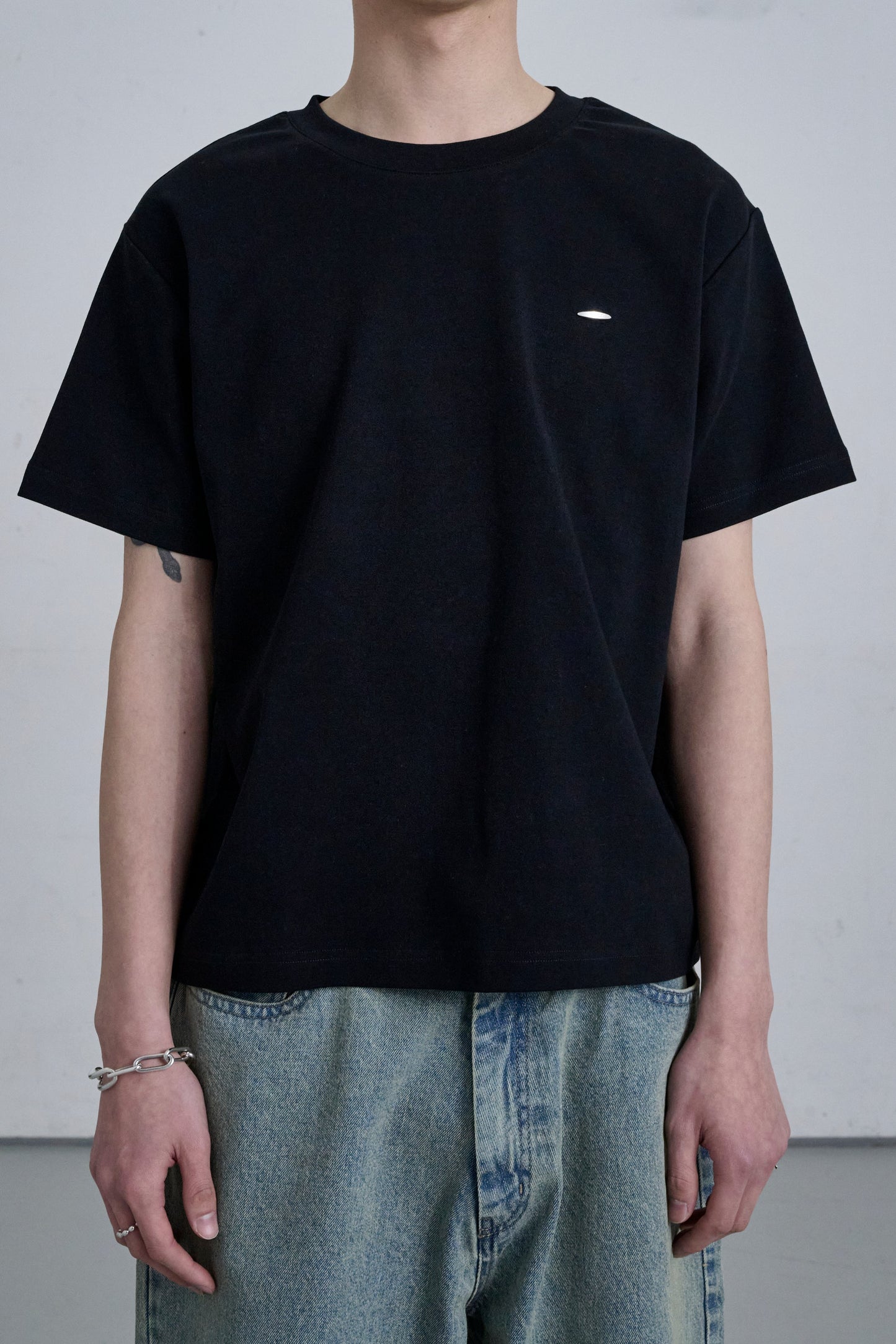 TIGHT T-SHIRTS / BLACK