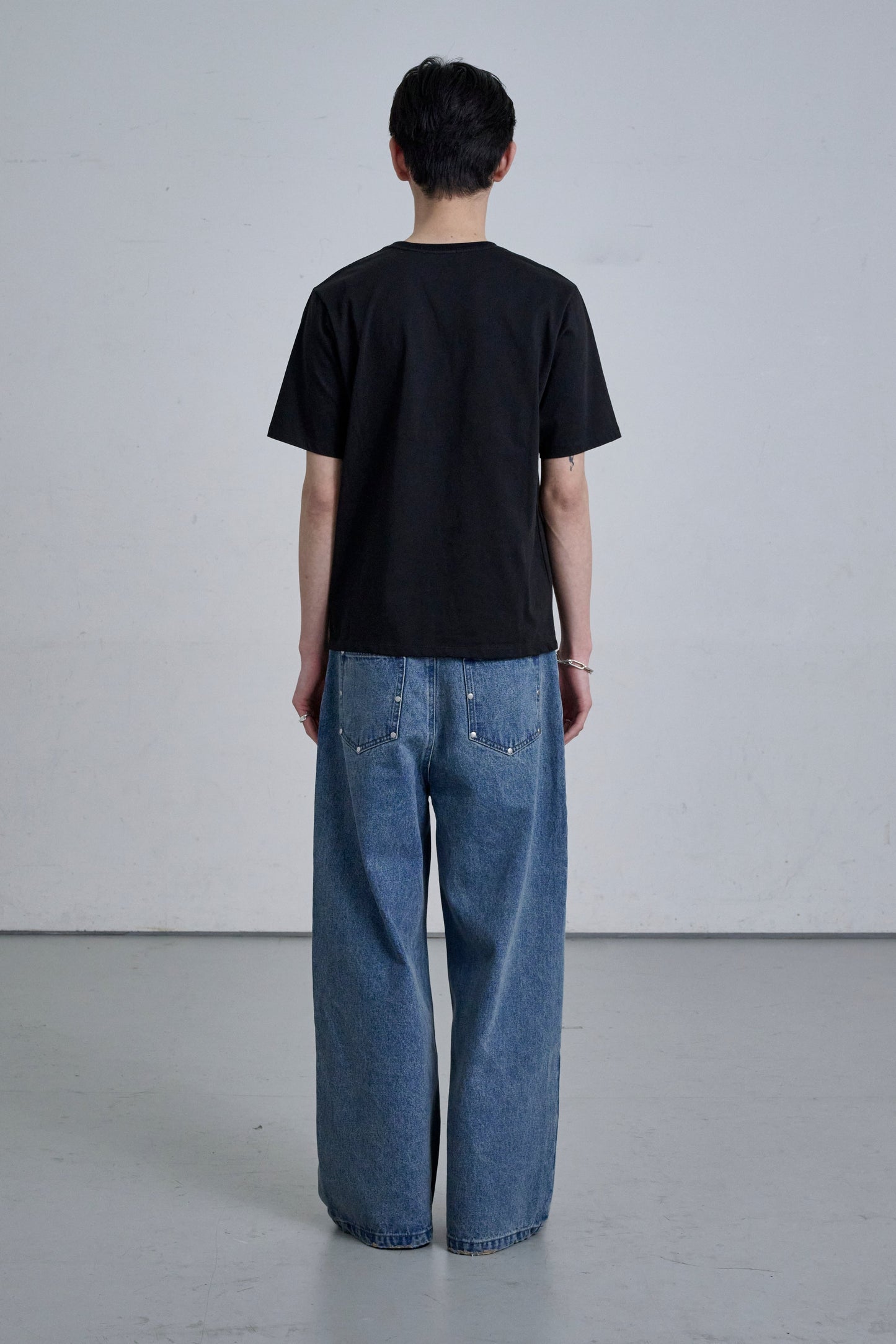 LIGHT WEIGHT T-SHIRT / BLACK