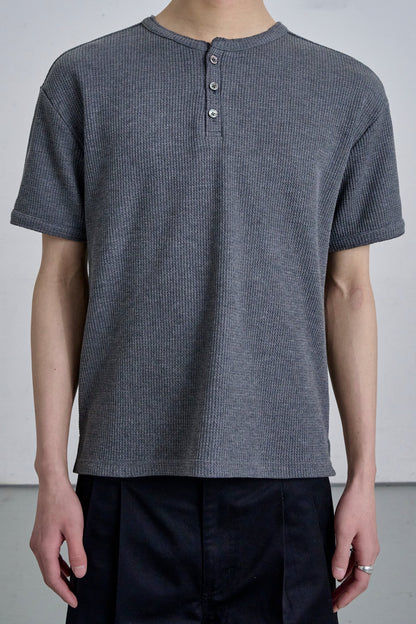 HENLEY NECK POLO SHIRT / GRAY