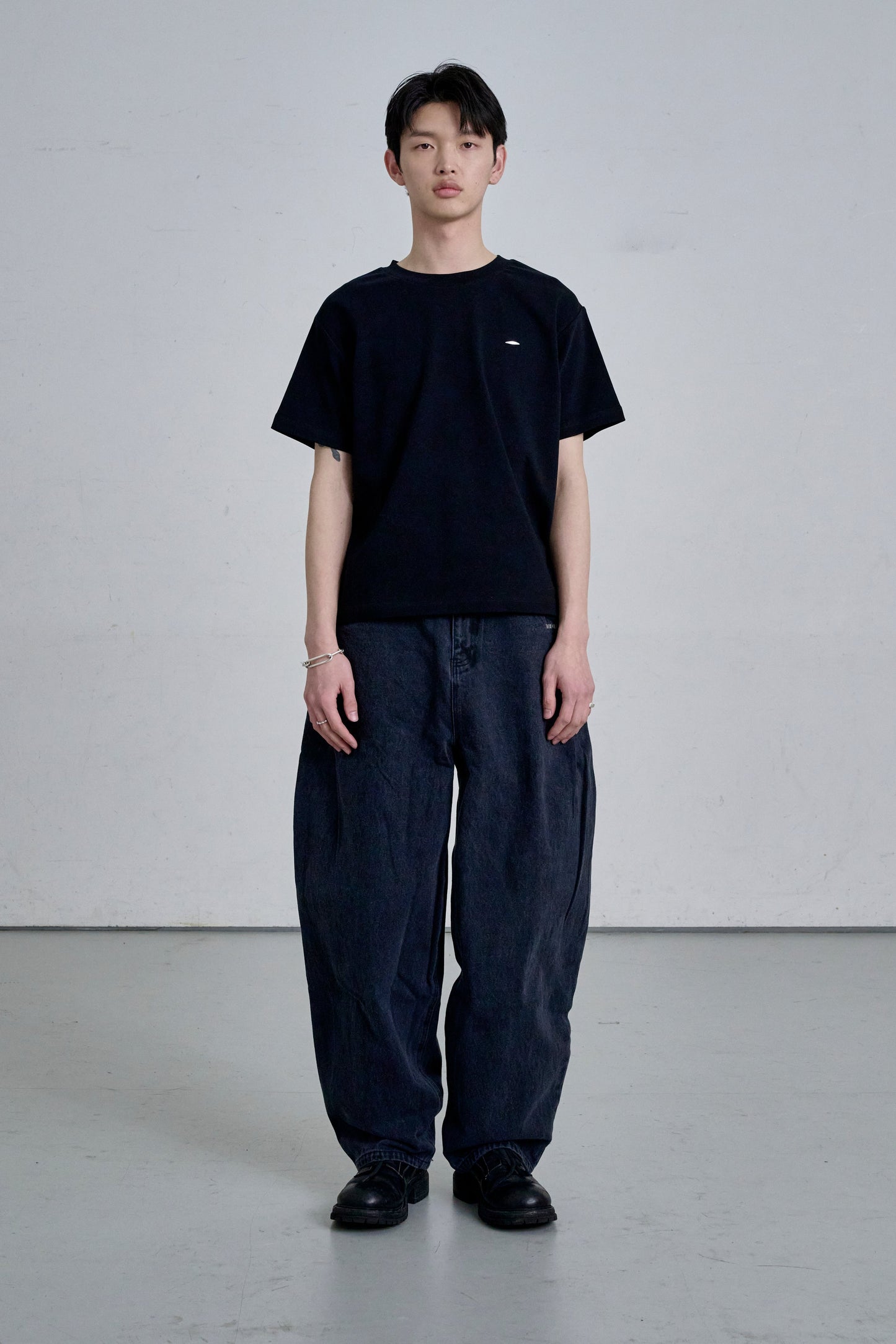 TIGHT T-SHIRTS / BLACK
