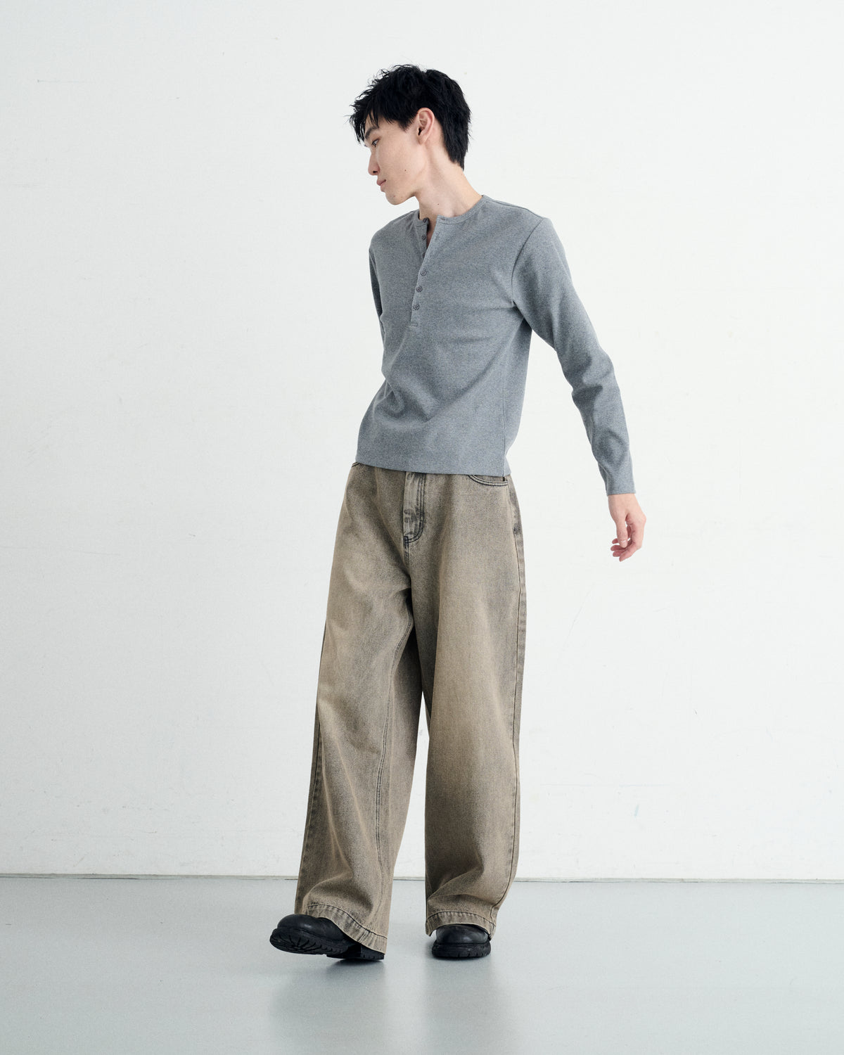 TIGHT RIB HENLEY NECK LONG SLEEVE T-SHIRT / GRAY