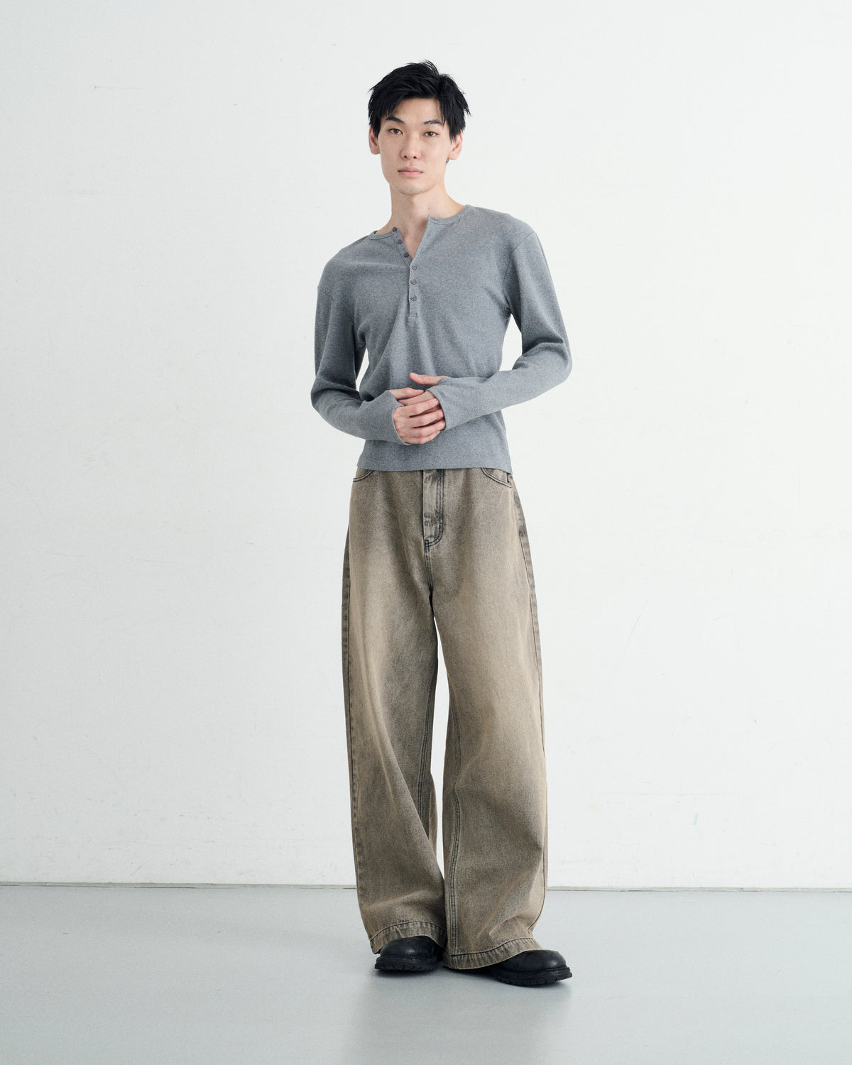 TIGHT RIB HENLEY NECK LONG SLEEVE T-SHIRT / GRAY