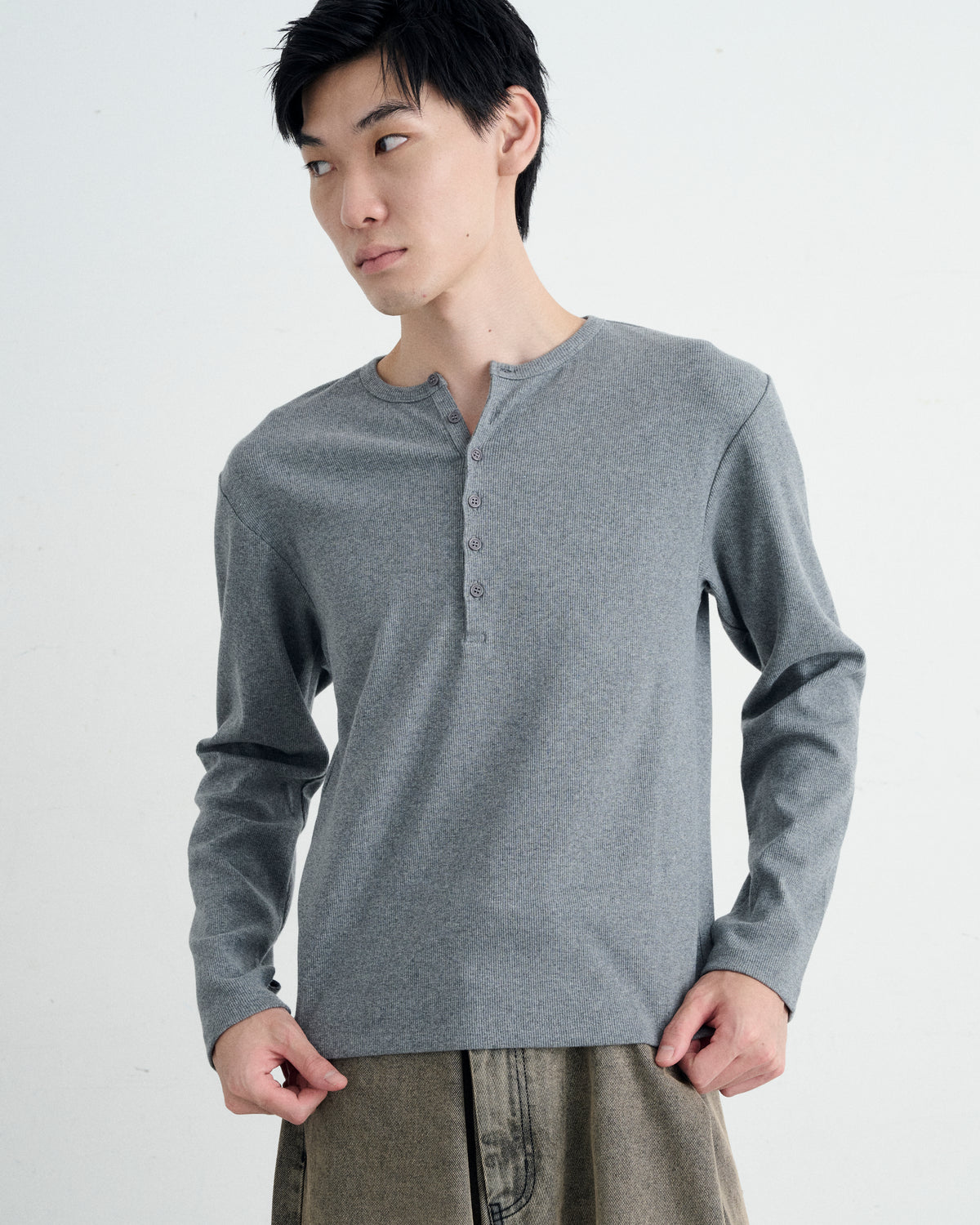 TIGHT RIB HENLEY NECK LONG SLEEVE T-SHIRT / GRAY