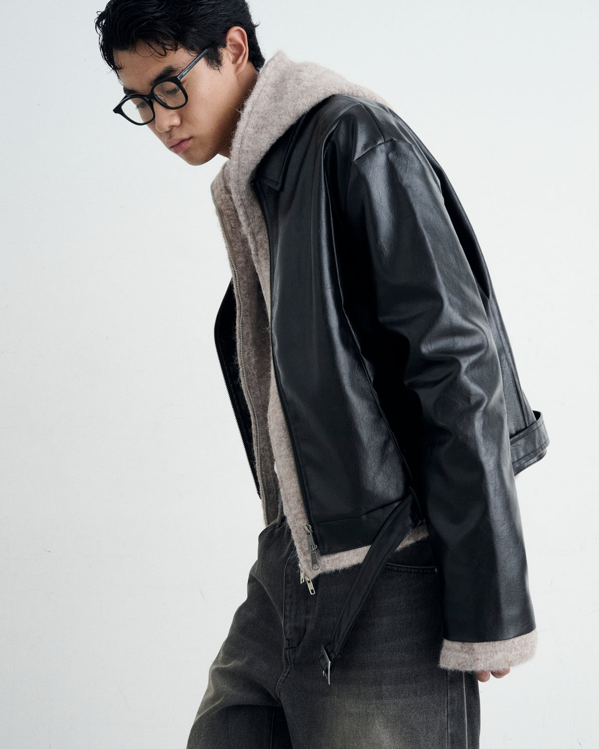 BELTED CROPPED LEATHER JACKET / BLACK
