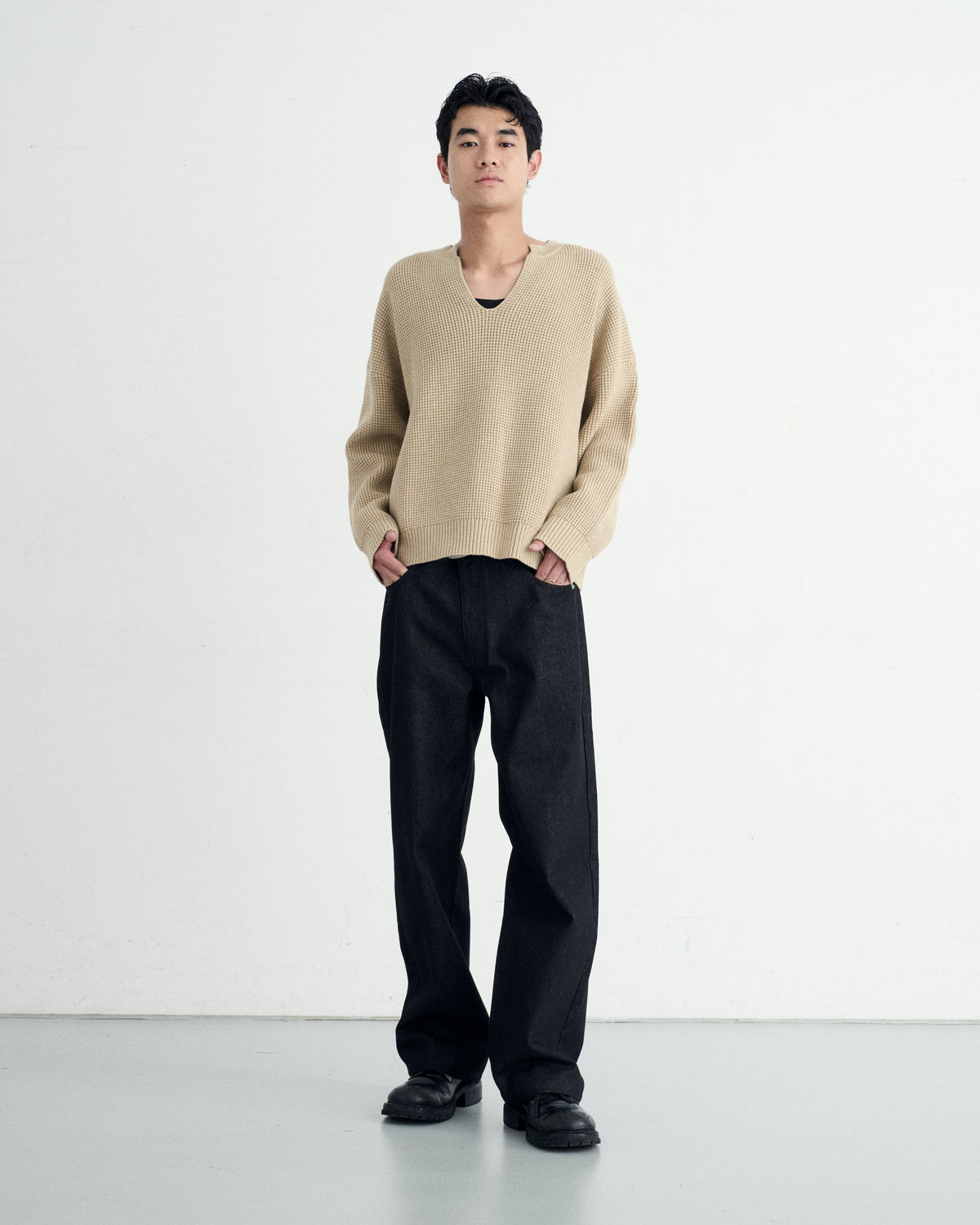 RIGID SLIM DENIM / BLACK