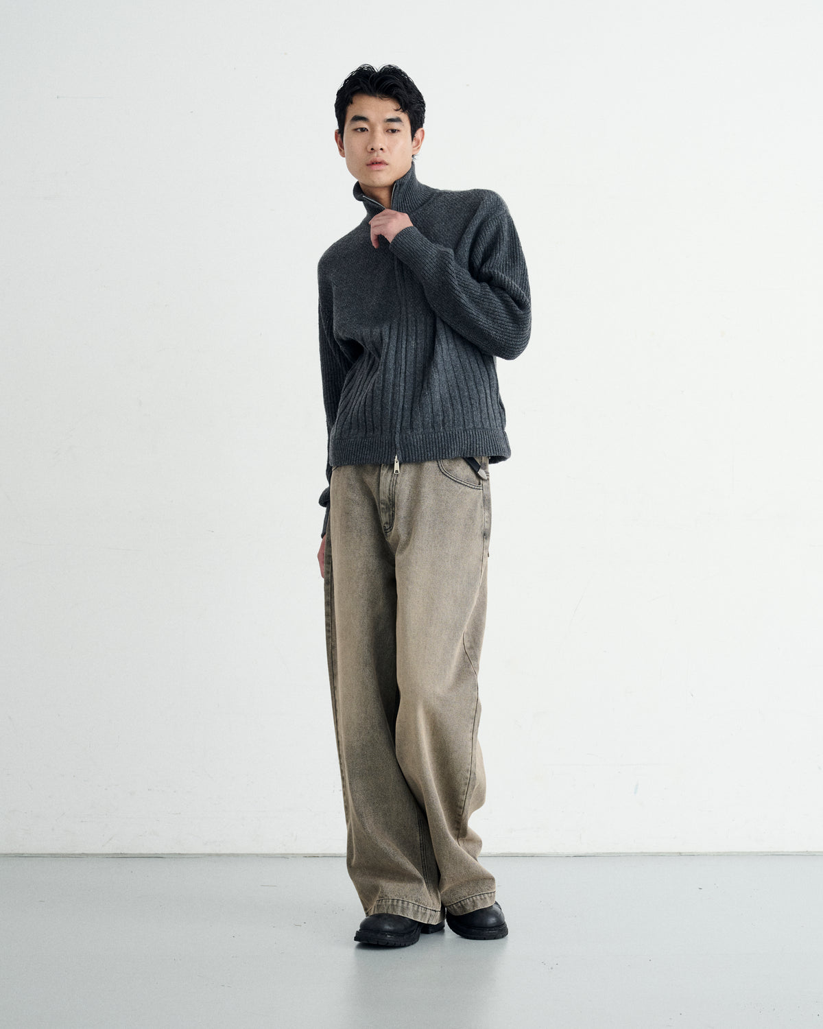 CORE STRAIGHT DENIM / BROWN