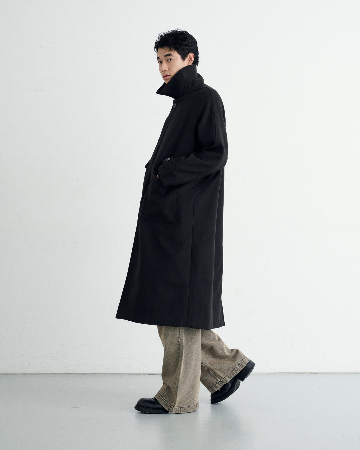 CORE STRAIGHT DENIM / BROWN