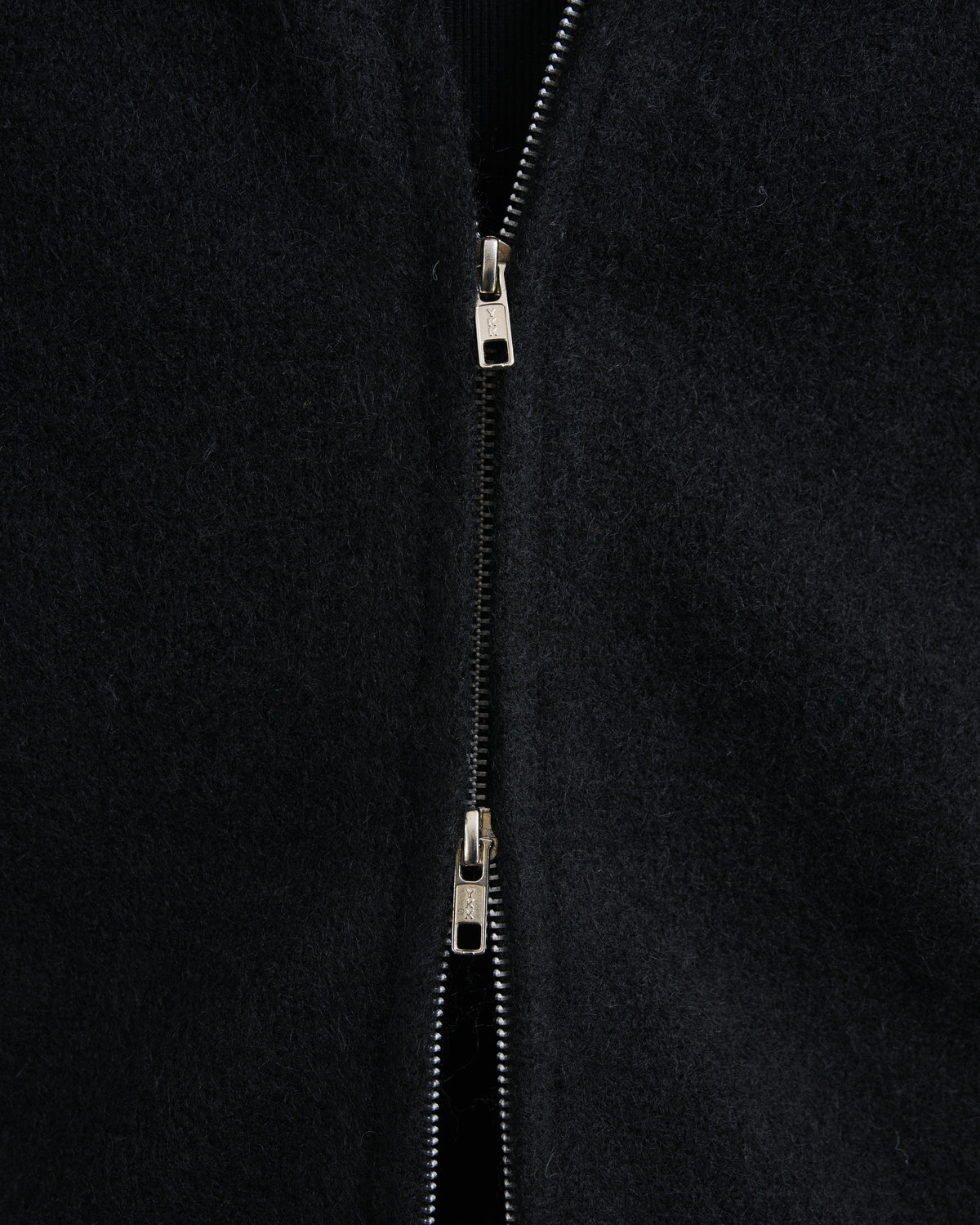 MOHAIR TOUCH ZIP KNIT HOODIE / BLACK