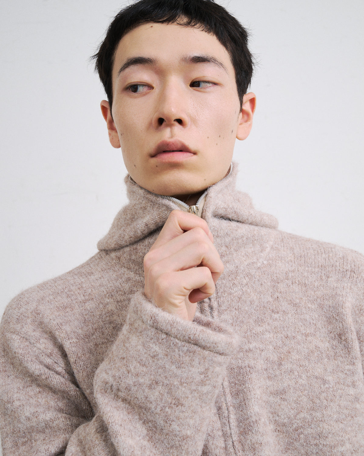 MOHAIR TOUCH ZIP KNIT HOODIE / BEIGE